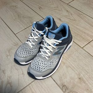 New balance 847v4. W ~ size US 10, UK 08, EU 41.5,